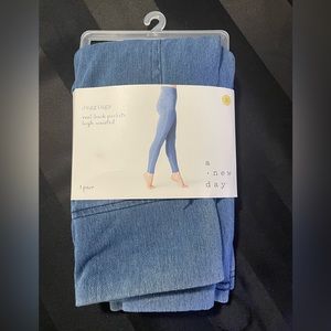 Light denim jeggings